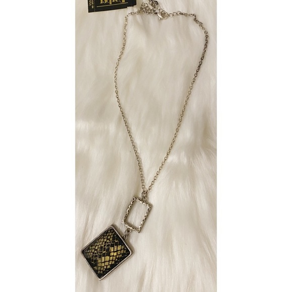 Vintage Parker Necklace - Picture 6 of 6